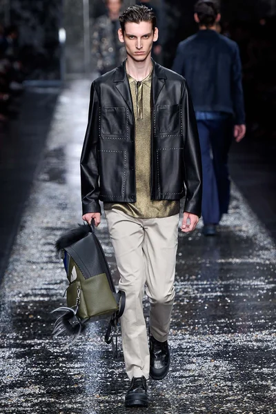 Look 39